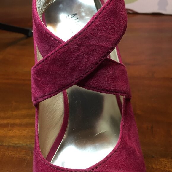 MICHAEL MICHAEL KORS BURGUNDY SUEDE PLATFORM HEELS NWOT 8.5M - Picture 9 of 10